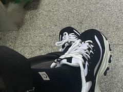 -SKECHERS 斯凯奇(上海国际时尚中心店)