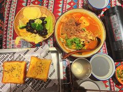 泥石流瓦罐茶-火塘云南烧烤大排档