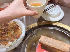 -锅飘飘·东北铁锅炖(雨花客厅店)