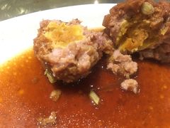 鸭蛋黄狮子头-梅飞酒家(桑园路店)