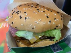 -麦当劳(乳山路店)