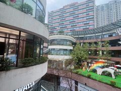 -瑞虹新天地月亮湾