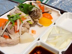 手抓羊肉-巴扎美食·新疆菜·西域歌舞表演餐厅(新疆大厦店)