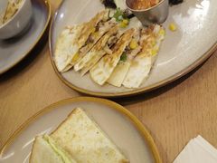 -HELLO 27 意面·沙拉·帕尼尼