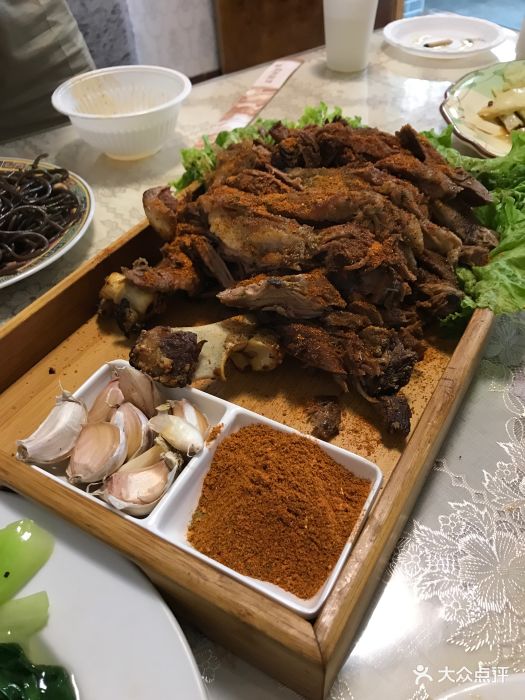 杨家庄土窑烤全羊-果木烤羊腿图片-敦煌市美食-大众点评网