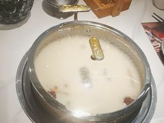 -洪氏嗨捞·广东猪肚鸡·椰子鸡火锅(西咸万象城店)