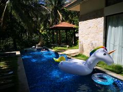 -亚龙湾亚泰商业街