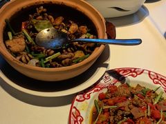 -八府香鸭·啫啫煲(华山路店)