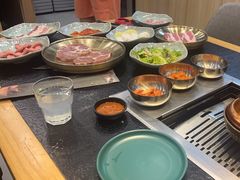 -臻牛烤肉