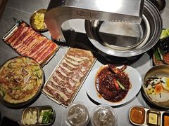 -草家酱蟹炭火烤肉店(珲春南路一店)