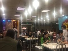 大堂-老边饺子馆(北京南站3店)