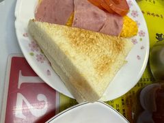 多士+火腿+炒蛋-澳洲牛奶公司(佐敦店)
