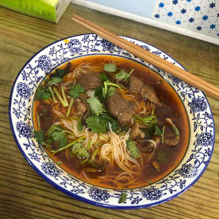 李记肚子鸡面(保利店)-"到周围办事看到路口有个肚子鸡面,想起了妈.