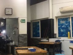 大堂-雷祖芳老妈蹄花店