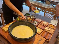 -银米·云南传统过桥米线(双廊黑金冠店)