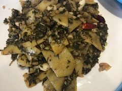 酸菜炒软饼-谢师酒家