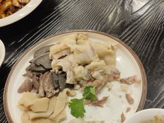 -隆江大酒店(雯婕商务楼店)