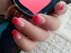 -群丽化妆摄影美甲纹绣培训学校