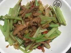 -江渔儿酸菜鱼(奥园广场金发购物中心店)