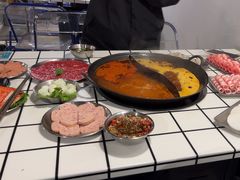 -鹿鸣山草本茶香火锅(园西路店)