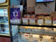 面包甜点陈列柜-红宝石·鲜奶小方(曲阳店)