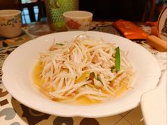 榨菜肉丝炒豆芽-老头儿油爆虾(胜利河美食街店)
