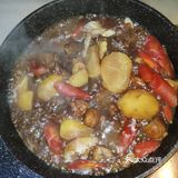 美食烹饪の惹味胡萝卜土豆炖牛腩