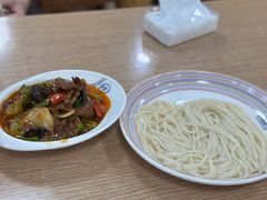 -歹歹的加个面过油肉拌面