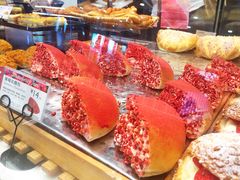 草莓乳酪包-巴黎贝甜(熙悦汇店)