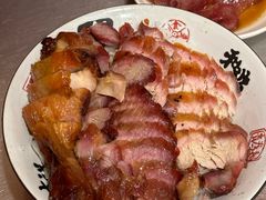 鸡腿拼叉烧饭-吾家香港烧腊专门店