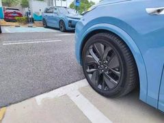 -理想汽车(世纪汇店)
