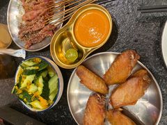 -何妹湿辣牛肉·粤式烧烤砂煲(桂雅路店)