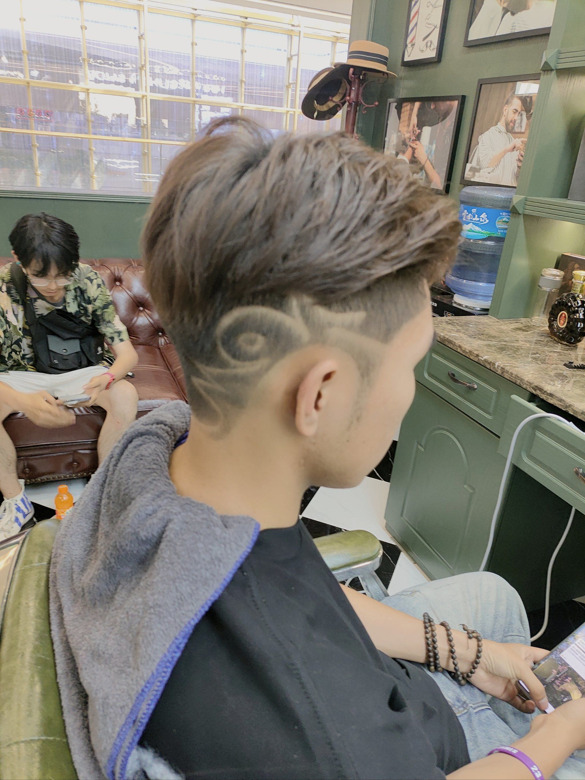 韩式雕刻适合个性独特的小哥哥#男士发型