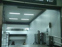 -常熟路(地铁站)