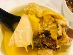 -鲜入围煮花胶鸡海鲜火锅