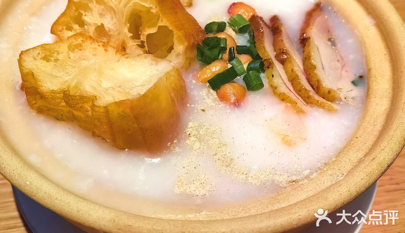 姜育恒演唱会前夕的避风塘觅食