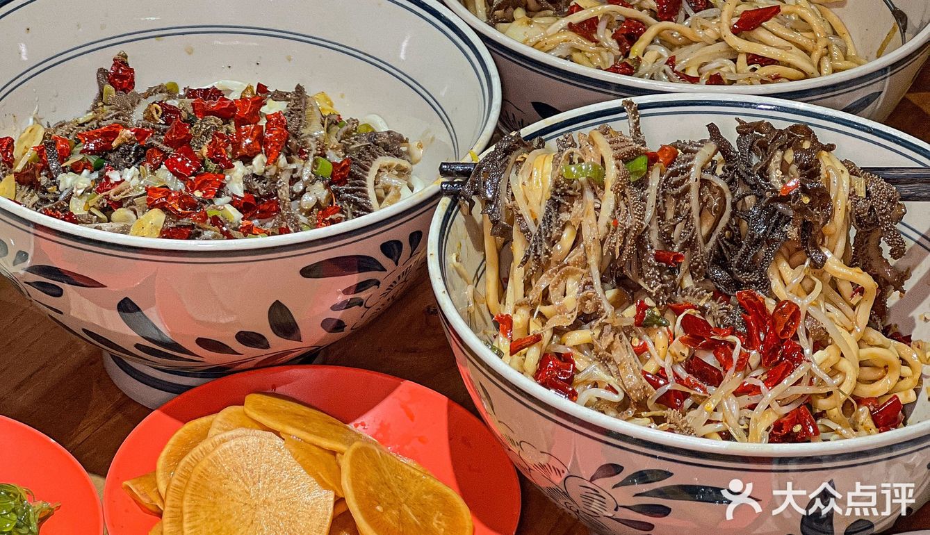 多少次来钟楼，就为了这 👉燃柒爆肚面