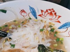 -大头虾越式风味餐厅(光明广场店)