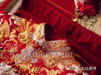 传统的工艺纯手工的一针一线缝制 这样的红色嫁衣真的爱