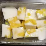 夏天就应该来碗冰冻的芒果椰奶果冻