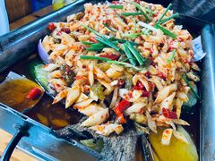-宏兴烤鱼山庄(宣恩总店)