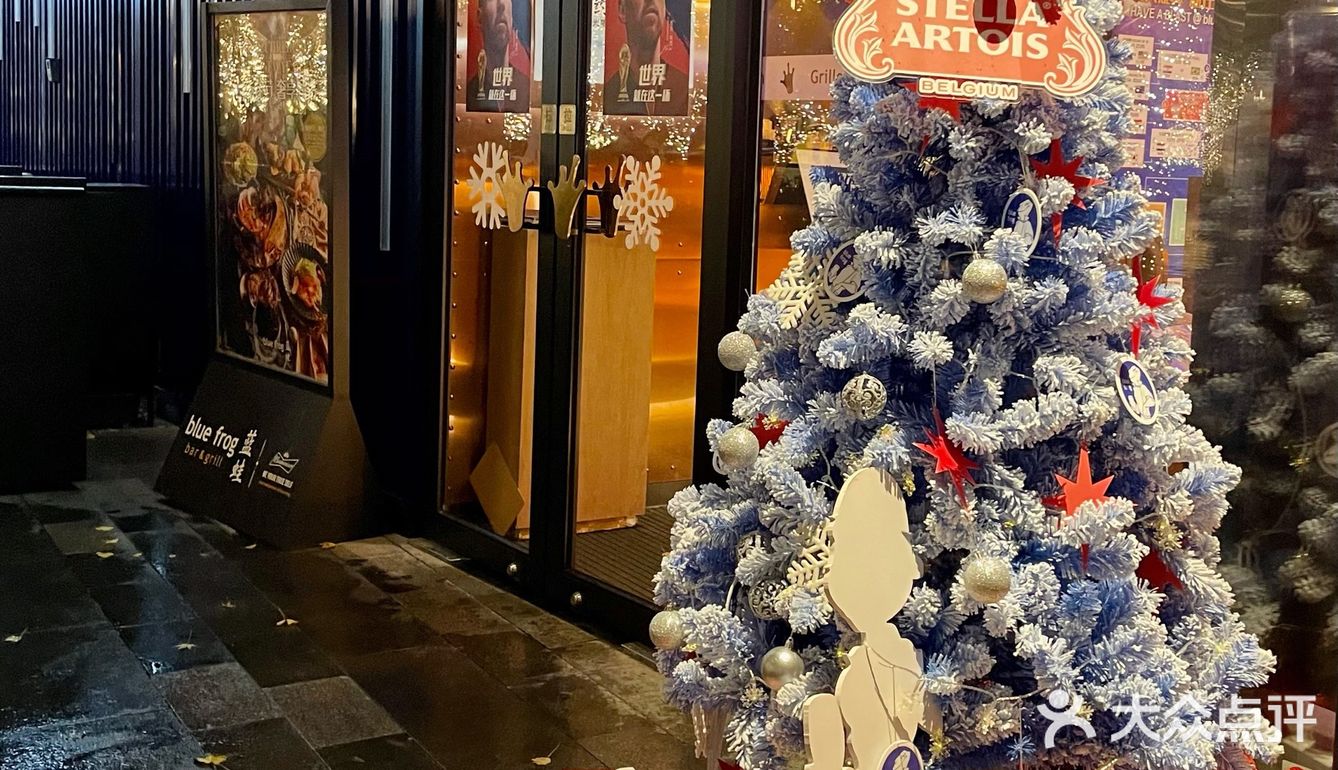 无人能敌❗️冬日蓝蛙圣诞氛围太棒了🎄