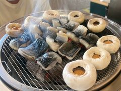 -围炉肉舍•炭烤活鳗•丹东海鲜烤肉(步行街店)