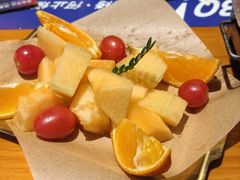 -何师烧烤·小龙虾·江湖川菜·精酿啤酒(中铁西城店)