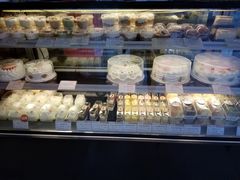 -红宝石·鲜奶小方·海派西点房(南丹店)