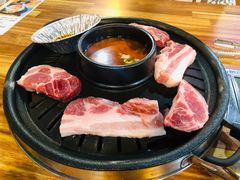 -江南猪肉商会无限续吃(弘大店)