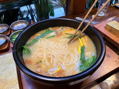 -银米·云南传统过桥米线(双廊黑金冠店)