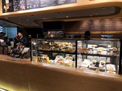 面包甜点陈列柜-星巴克(北京首都国际机场7店)