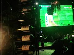 -胡桃里乐队酒馆(鎏嘉码头店)