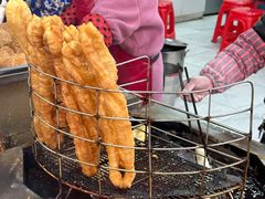 现炸油条-汪记鲜鱼糊汤粉(沈阳路总店)